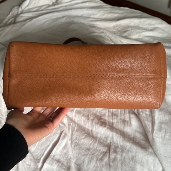 Cuyana Easy Zipper Tote - Picture 6 of 6